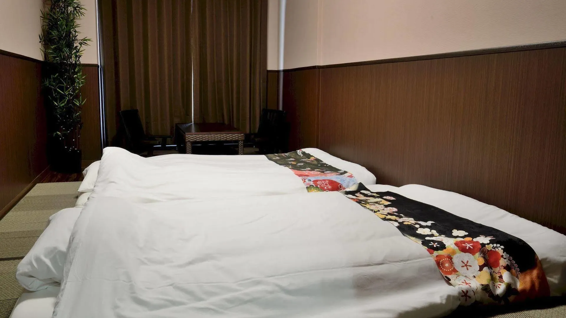 Root2 Coffee & Hostel Kyoto Apartment