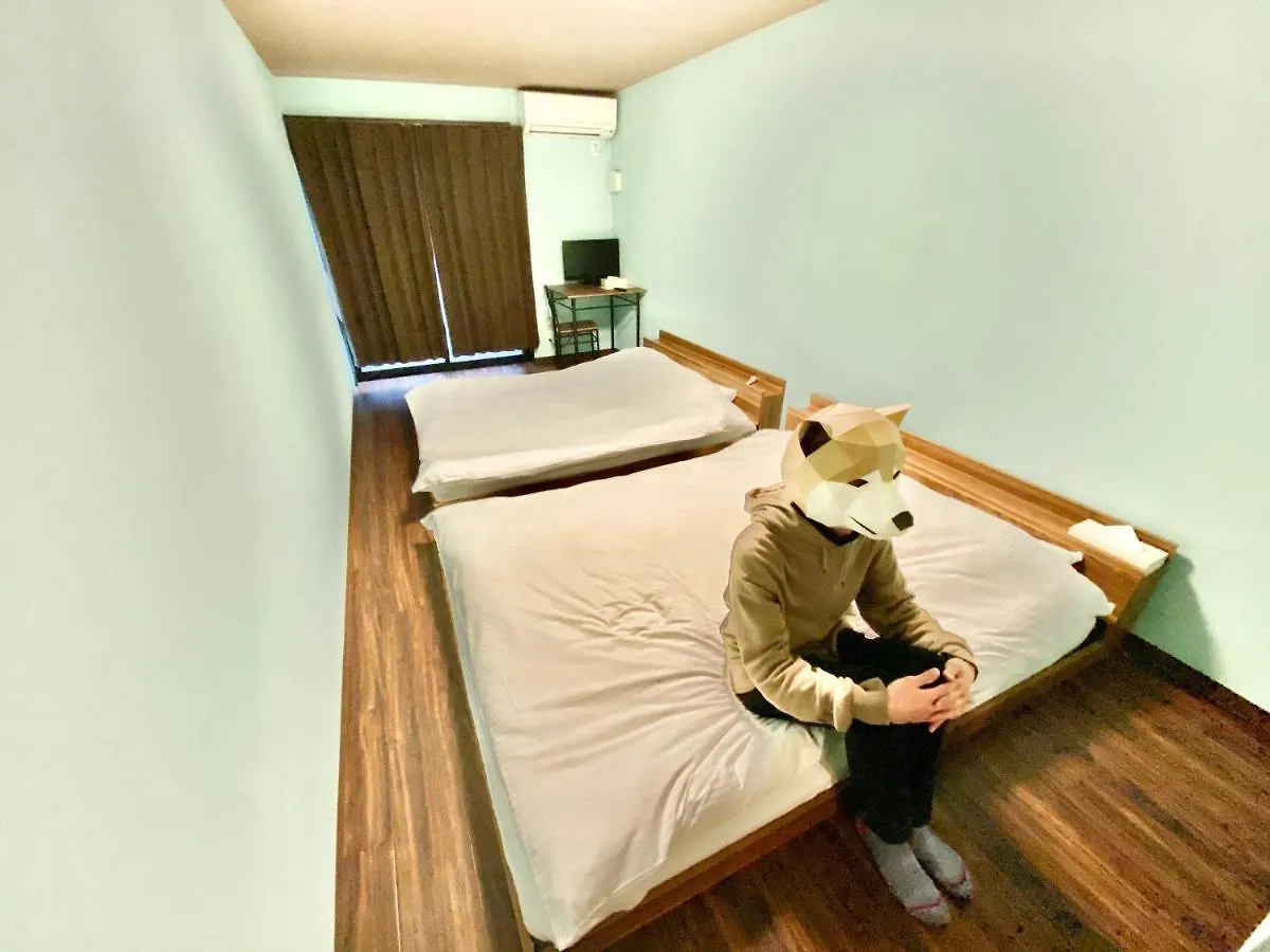 Root2 Coffee & Hostel Kyoto 0*,