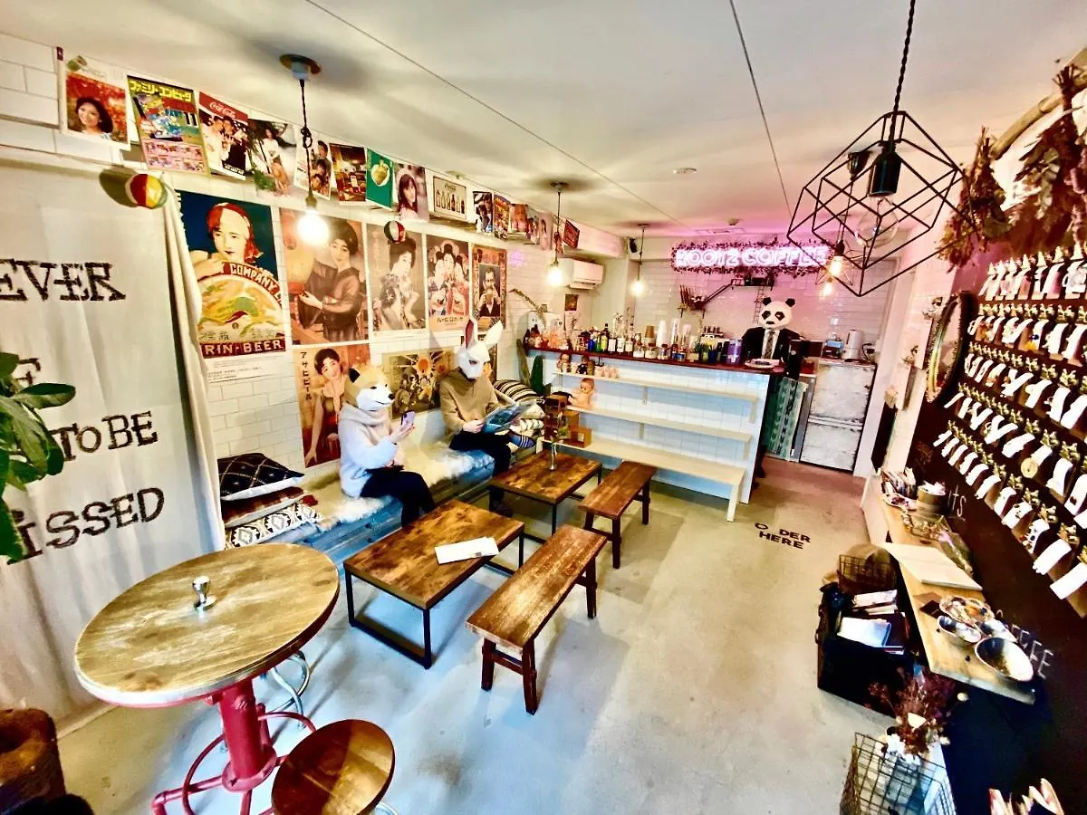 Root2 Coffee & Hostel 교토 0*,  일본